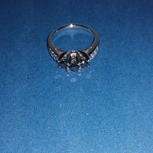 14K white gold with black and white diamonds ring